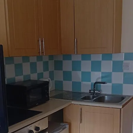 Lovely Double Bed Private In Town *