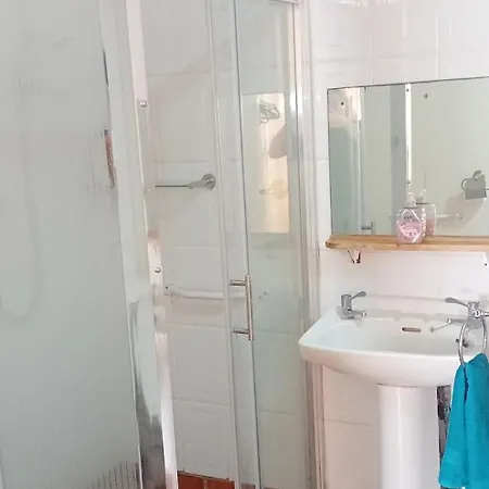 Lejlighed Lovely Double Bed Private In Town
