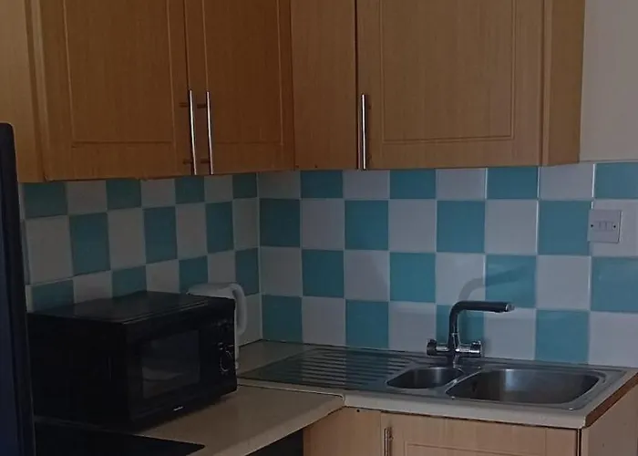 Lovely Double Bed Private In Town *