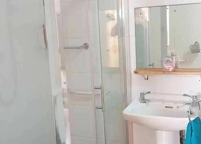 Lejlighed Lovely Double Bed Private In Town